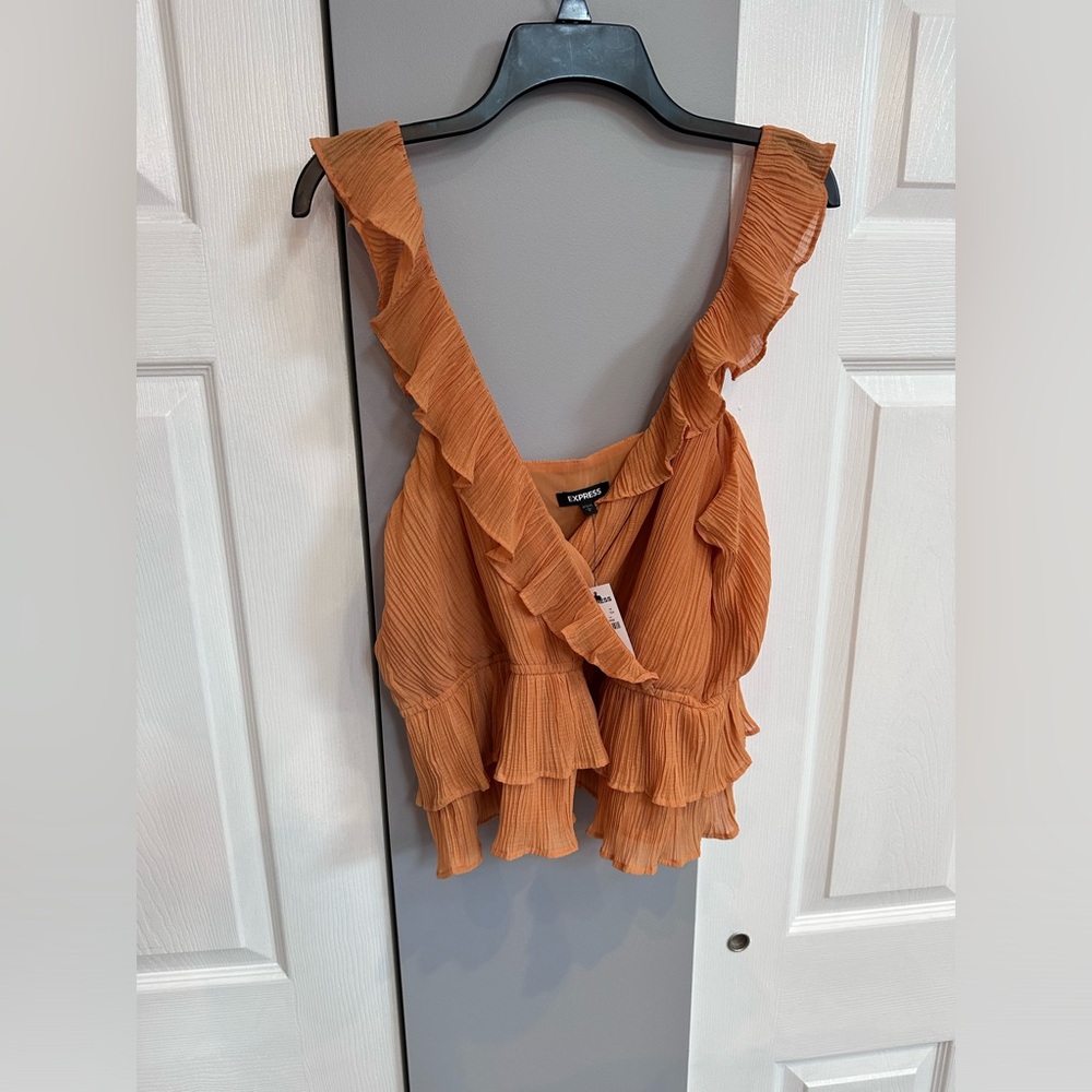 Flutter sleeve top